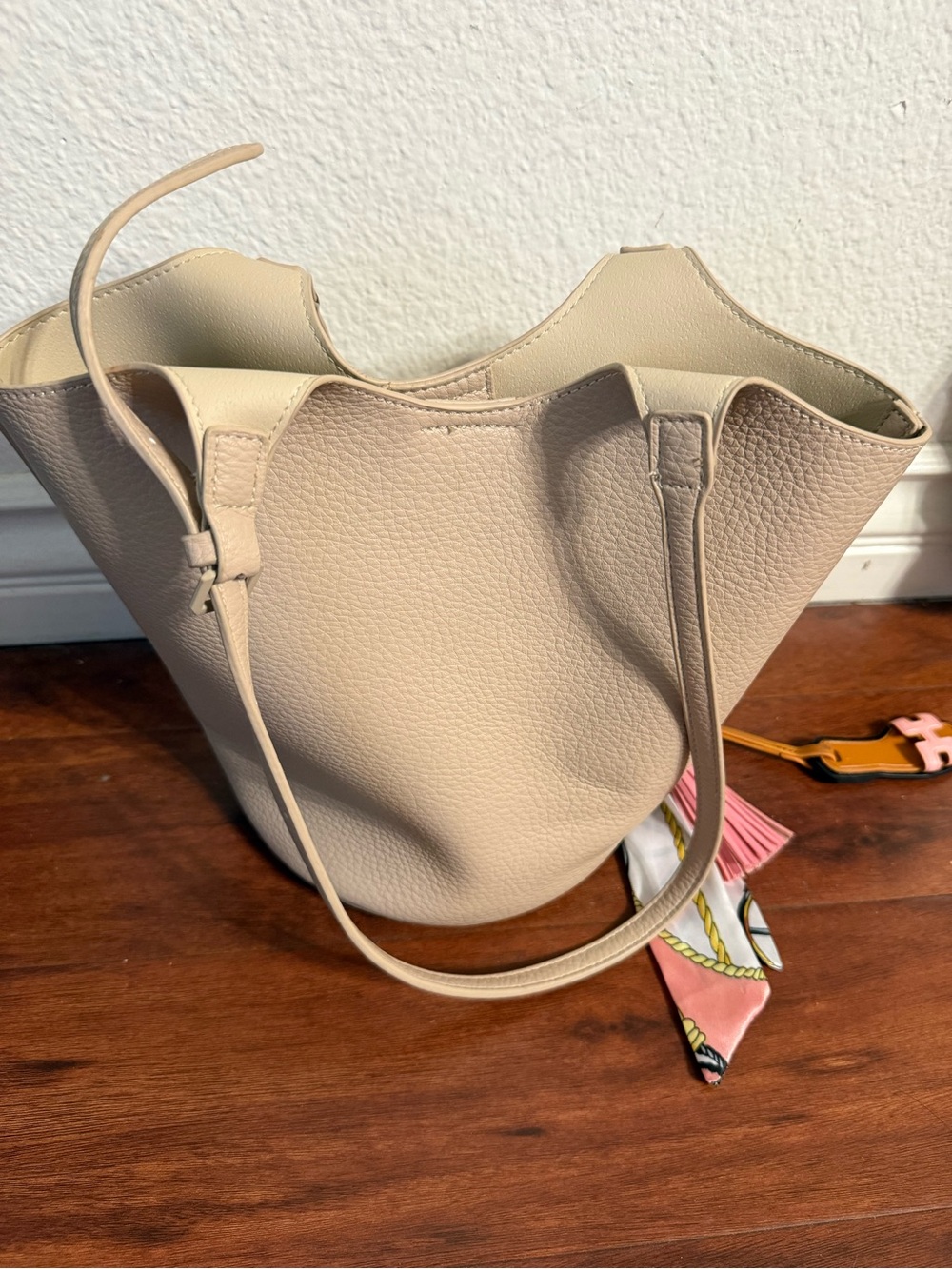 Antik Kraft Vegan Leather Bucket Bag Bone w/ Zip Pouch & Charm